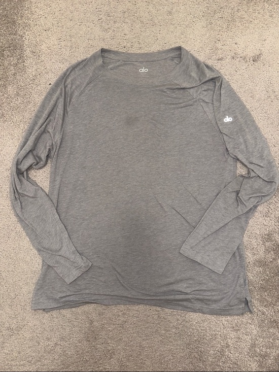 ALO Yoga Other - ALO Yoga Men’s Long Sleeve Crew in Heather Gray